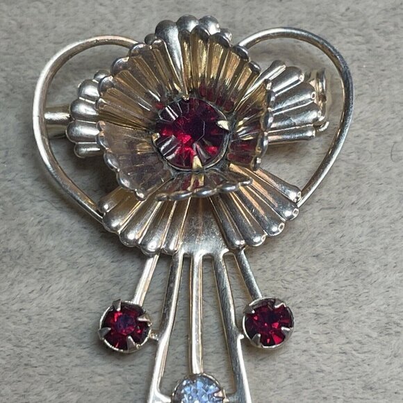 Beautiful Gold Tone Brooch With Red And Clear Rhinestones. Vintage - Picture 2 of 7